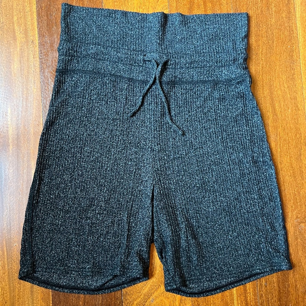 Old Navy Cozy Rib-Knit Rollover-Waist Pajama Shorts 2 Pair Grey & Lt Grey L - Picture 5 of 9
